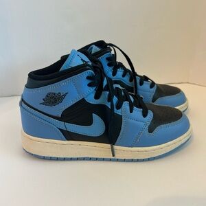 Nike Air Jordan 1 Mid GS Youth Basketball Shoes University Blue Black Size 5Y